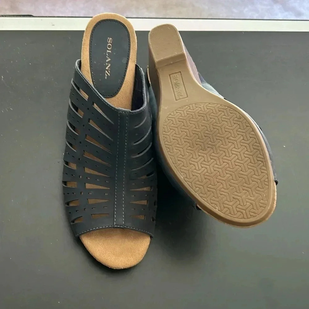 Solanz Paulette Leather Wedge Slide on sandals Blue Womens 9.5 wide - Picture 3 of 3